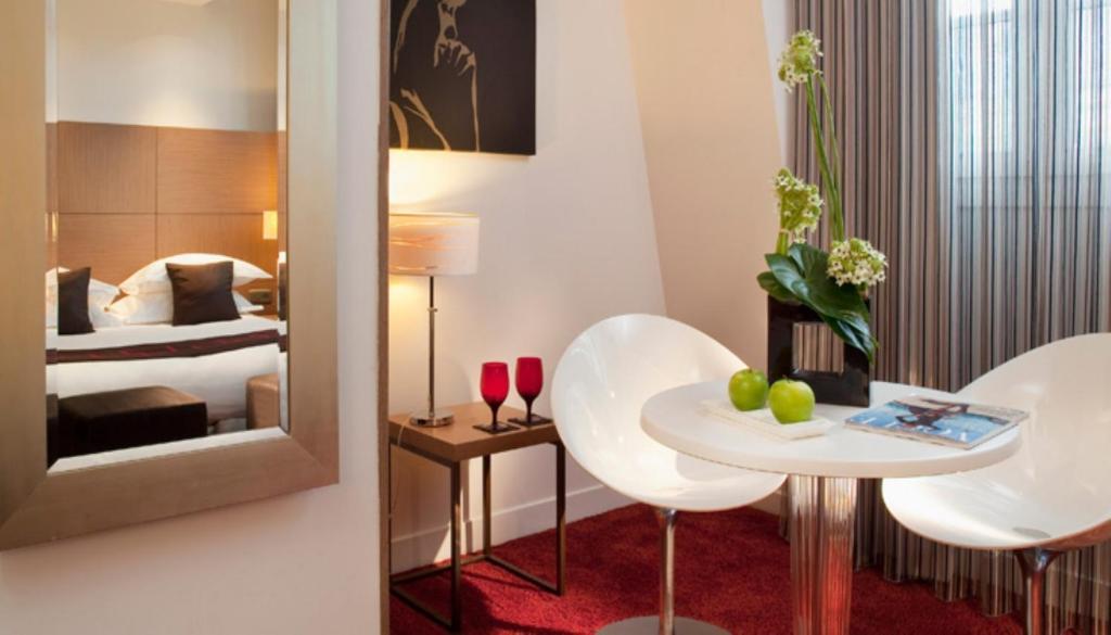 Villathena Paris Quarto foto
